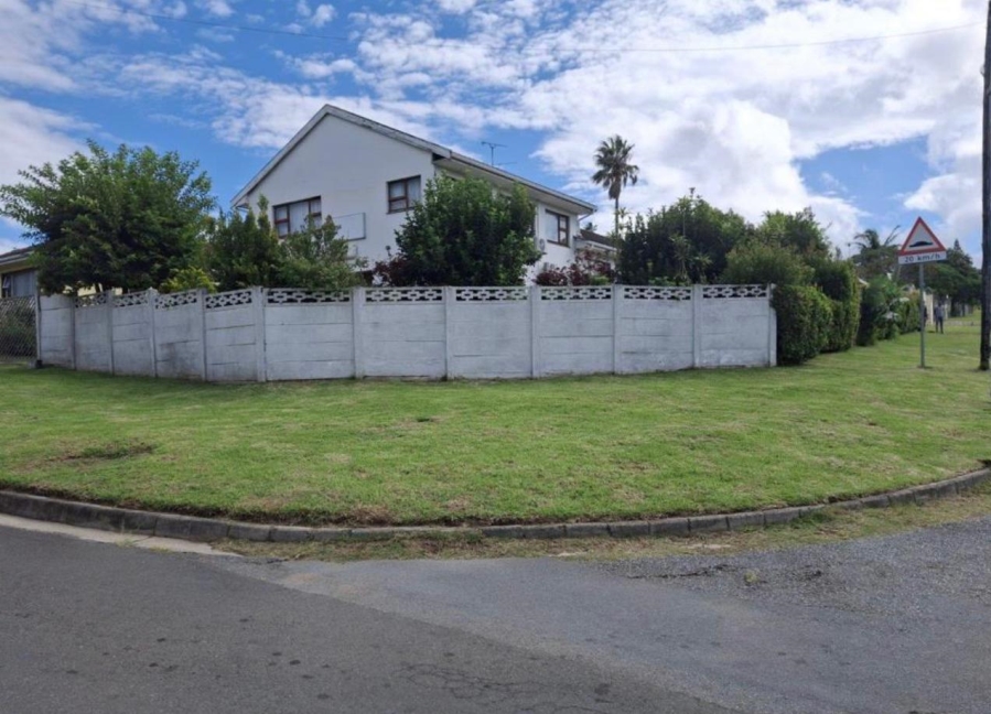 9 Bedroom Property for Sale in Sunnyridge Eastern Cape